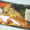 熟成生地のトマトチーズピザ（セブンイレブン新商品）を食べた！